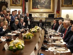 Un nuevo decreto de Milei bloquea el acceso de China al Estado argentino con “timing” trumpista