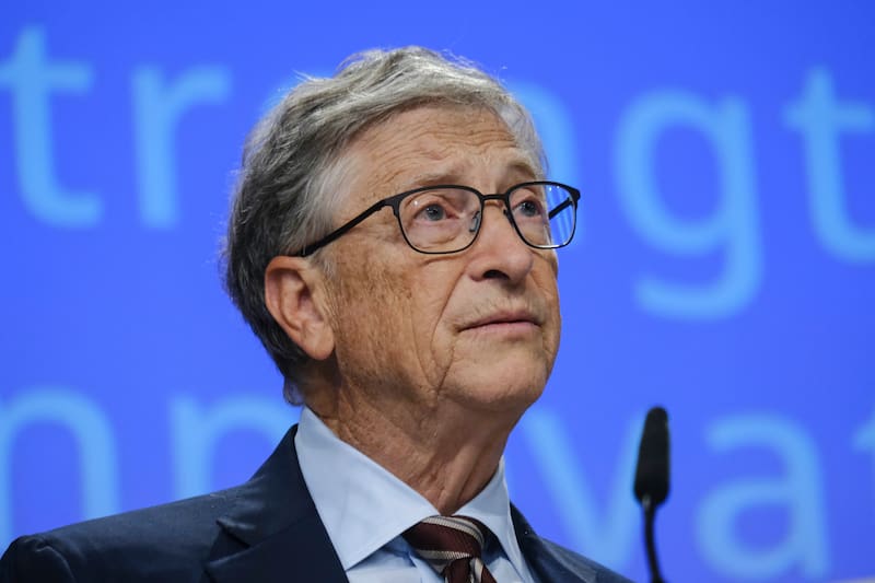 Bill Gates busca acelerar la implementación de sistemas de IA en los centros sanitarios.