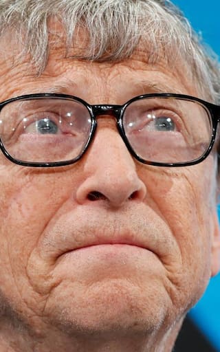 Celulares: por qué no hay que usarlos jamás durante este momento del día, según Bill Gates