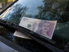 Qué significa encontrar un billete en el parabrisas del coche y por qué es fundamental saber cómo actuar