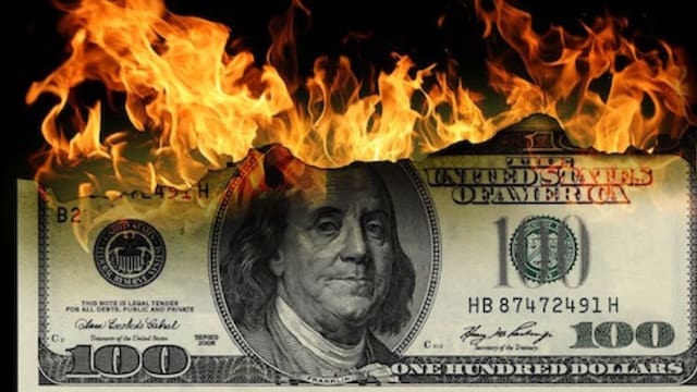 Se despide el dólar: quedan prohibidas todas las operaciones y el uso de billetes en estos 11 países