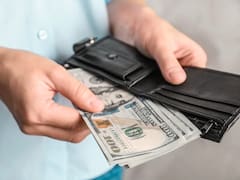 La psicología revela qué significa que ordenes los billetes de menor a mayor: no es solo organización