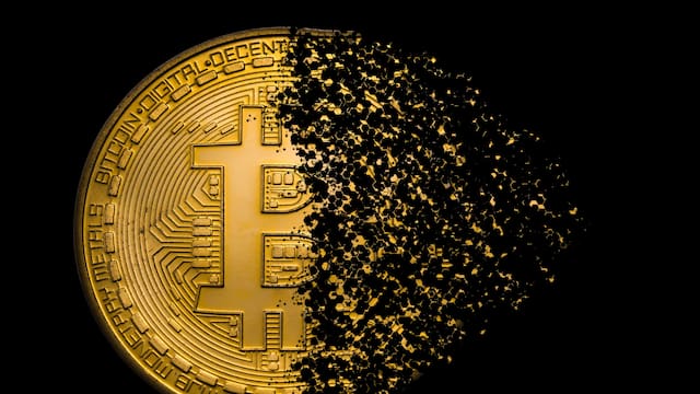 Bitcoin: las seis razones que explican su caída a precios mínimos desde abril