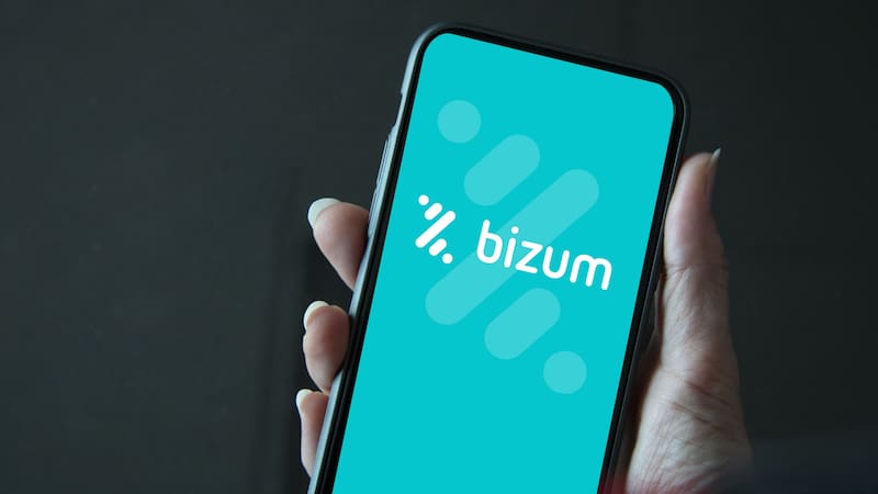 El 75% de los terminales bancarios ya acepta pagos con Bizum: los españoles realizaron más de mil millones de transferencias el año pasado. (Fuente: Shutterstock).