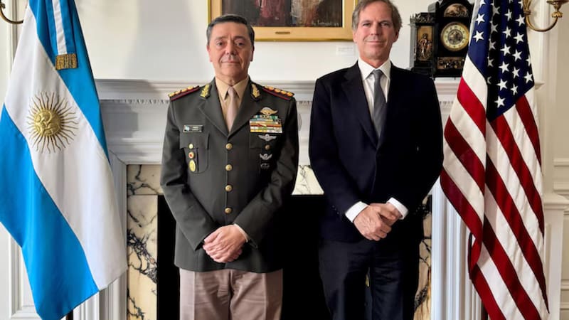 Carlos Presti con Alec Oxenford, embajador argentino en Estados Unidos.