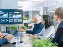 Cuando los datos piensan: el salto de la inteligencia artificial a la inteligencia aumentada