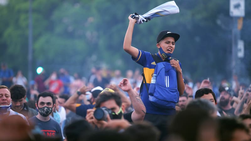 El apodo "La 12" para la hinchada de Boca Juniors tiene un origen curioso y bien arraigado en la historia del club, y se convirtió con el tiempo en uno de los símbolos más potentes del folklore xeneize.