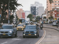 Bogotá aplicará multas de $633.200 a quienes invadan o bloqueen el carril preferencial de la calle 63