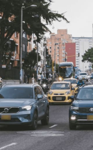 Bogotá aplicará multas de $633.200 a quienes invadan o bloqueen el carril preferencial de la calle 63