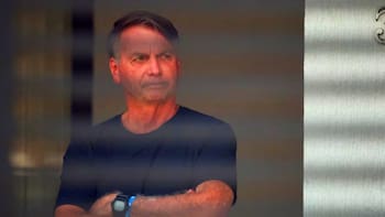 Con una carta desde la cárcel, Bolsonaro confirmó la candidatura de su hijo a la presidencia de Brasil