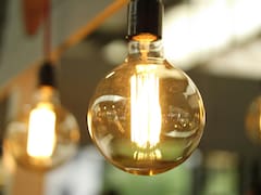 El precio de la luz este viernes 14 de agosto: ¿cuáles son las horas pico y valle?