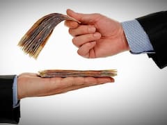 Cómo es el modelo de “salario dinámico” que quiere Milei y qué pasa en otros países