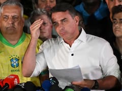 La Justicia le prohibió a Flávio Bolsonaro salir del país tras el balotaje que perdió con Lula da Silva