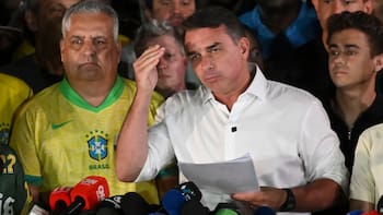 La Justicia le prohibió a Flávio Bolsonaro salir del país tras el balotaje que perdió con Lula da Silva