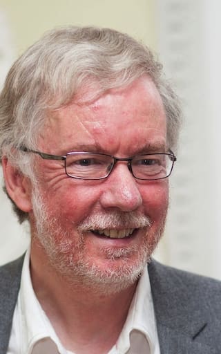 Brian Clegg, físico y divulgador: “Si solo financiamos la ciencia con un objetivo práctico, muchas oportunidades futuras se van a perder”