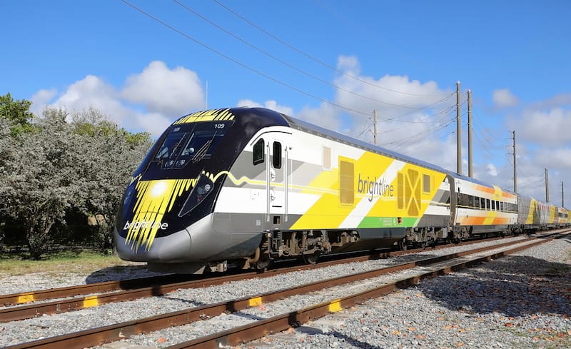 Brightline West, el primer tren bala de EE.UU., unirá Las Vegas y el área de Los Ángeles a 320 km/h en poco más de dos horas.