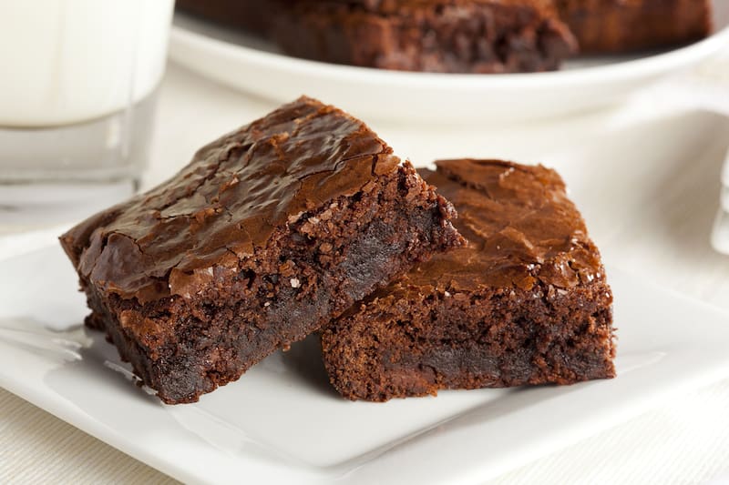 Esta versión puede prepararse utilizando ingredientes clave como bananas, cacao, leche y mantequilla. Fuente: Shutterstock.