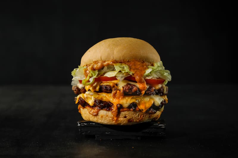 Bruce Grill celebra el Día Mundial de la Hamburguesa con una promoción 2x1.