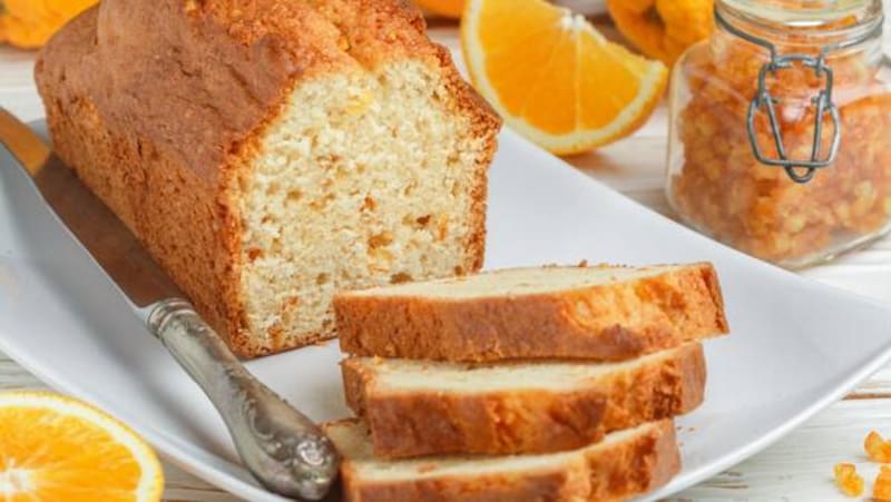 Budín de naranja sin harina ni azúcar y súper fácil: cómo prepararlo en minutos para acompañar el mate. Fuente: Shutterstock.