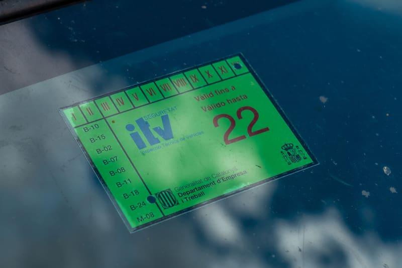 Buenas noticias para los conductores: ya no deberán pasar la ITV si su coche está en este listado