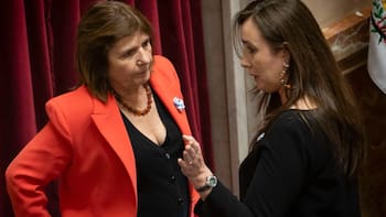 Chats, pases de factura y tensión: la pelea libertaria como telón de fondo de la sesión por la Ley de Tierras