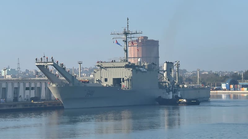 Los Buques de Apoyo Logístico Papaloapan y Huasteco llegaron a la República de Cuba la mañana del último sábado con un total de 1,193 toneladas de víveres destinados a la población civil de la isla. (Foto: Gobierno de México)