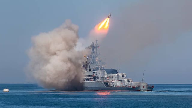 El Gobierno compra 37 buques de guerra y 4 submarinos S-80 para la defensa nacional