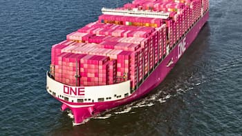 El barco más grande del mundo rompió un récord histórico: transportó más de 22.000 contenedores en un solo viaje y es el mayor orgullo del país