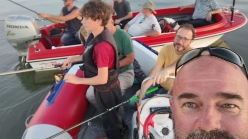Buscan a cinco pescadores desaparecidos en el Río de la Plata: intenso operativo de Prefectura para encontrarlos