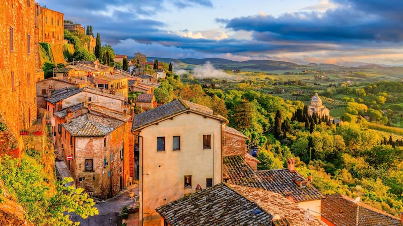 Buscan voluntarios que compren casas a solo un euro por propiedad en medio de las montañas. Foto: Shutterstock