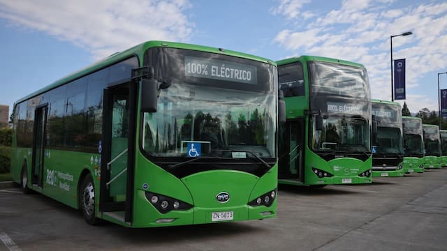 Llegan los buses eléctricos simples y dobles: el Gobierno confirmó que renovará la flota con vehículos 100% eléctricos y construidos en el país