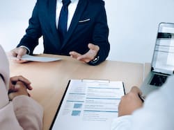 Buscar trabajo mientras se tiene empleo: reglas para no exponerse