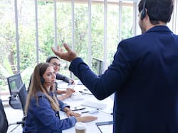 Líder o jefe: la decisión que define el futuro de una empresa