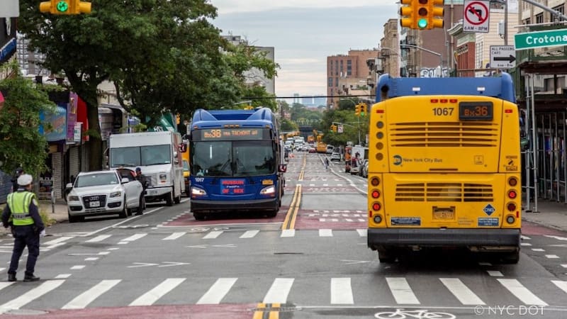 El corredor ya funciona en el Bronx y busca agilizar los viajes de unos 39.000 pasajeros, según NYC DOT.