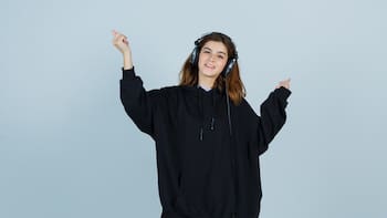 Los buzos oversize pasaron de moda y llegan 5 nuevas tendencias para este invierno