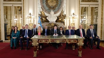 Milei reunió al gabinete para la cadena nacional de Malvinas: rumores sobre un inminente anuncio
