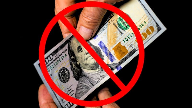 Le dicen adiós el dólar: quedan restringidas todas las operaciones y el uso de los billetes en estos países (foto: archivo).