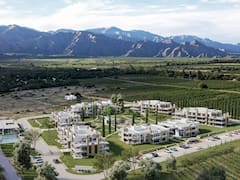 Construyen un desarrollo residencial entre los viñedos de una bodega de 170 años y no es en Mendoza