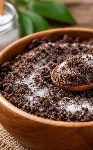 Café usado con bicarbonato: para qué sirve esta mezcla en tendencia y por qué la recomiendan