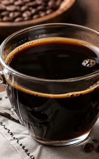 Mezclar café usado con vinagre: por qué lo recomiendan y para qué sirve