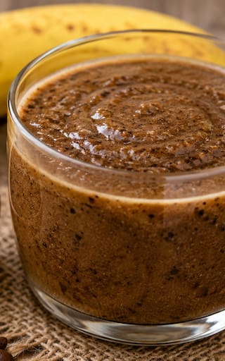 Café usado con banana y jengibre: para qué sirve y por qué lo recomiendan