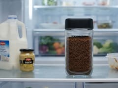 Poner un frasco de café usado en el refrigerador: por qué funciona y para qué sirve