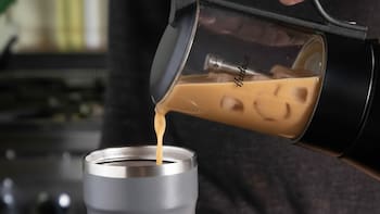 Cold brew: cómo es la nueva tendencia para tomar café y cómo prepararlo en casa sin gastar de más