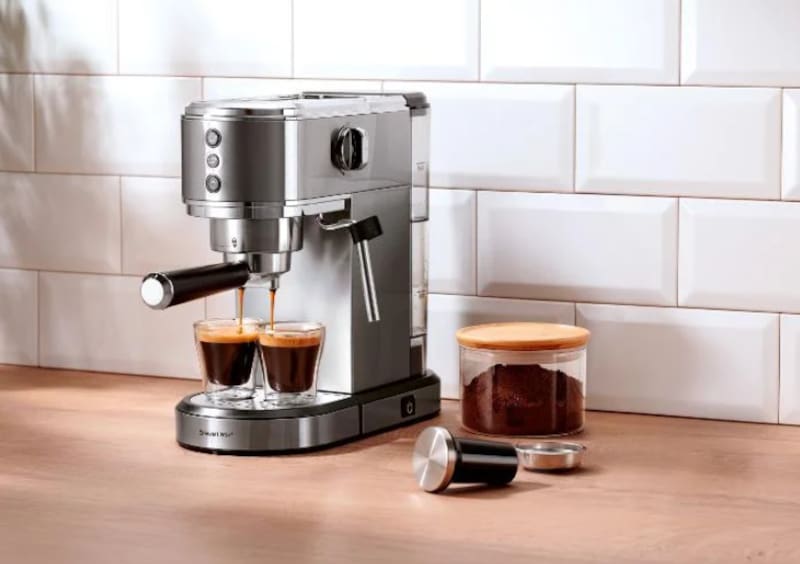 La cafetera más buscada: se consigue en Lidl y destaca por preparar hasta dos tazas de café a la vez.