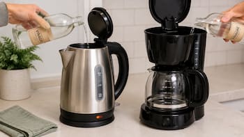 Poner vinagre dentro de la pava eléctrica y la cafetera: por qué lo recomiendan y para qué sirve