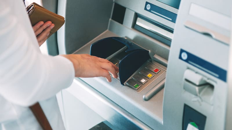 Depósito de apoyo económico para estudiantes de México