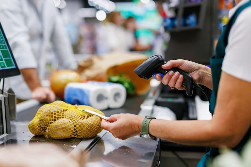 El salario de los cajeros de supermercado se determina según la categoría y los adicionales que correspondan.