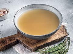 El caldo con hierro y colágeno que es antiinflamatorio y lo sugieren los nutricionistas para cenar