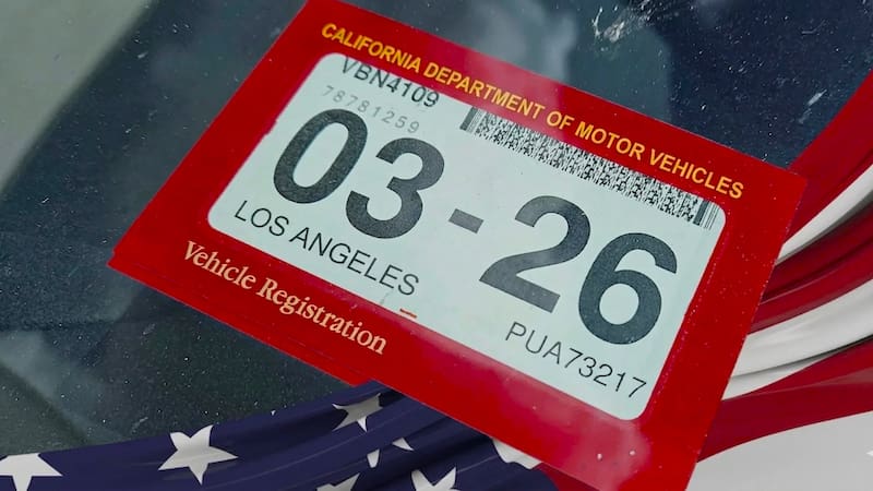 El DMV de California tiene una inspección que todos los vehículos deben pasar para recibir sus placas.