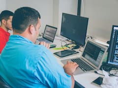 ¿El fin de una era? La IA borra miles de empleos en call centers de México y la región: qué pasará con los jóvenes